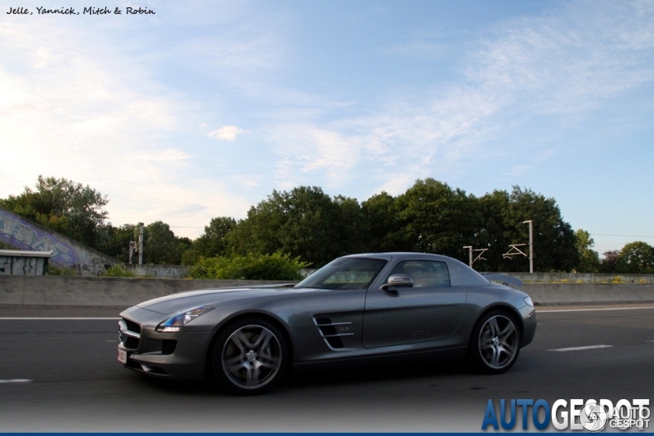 Mercedes-Benz SLS AMG