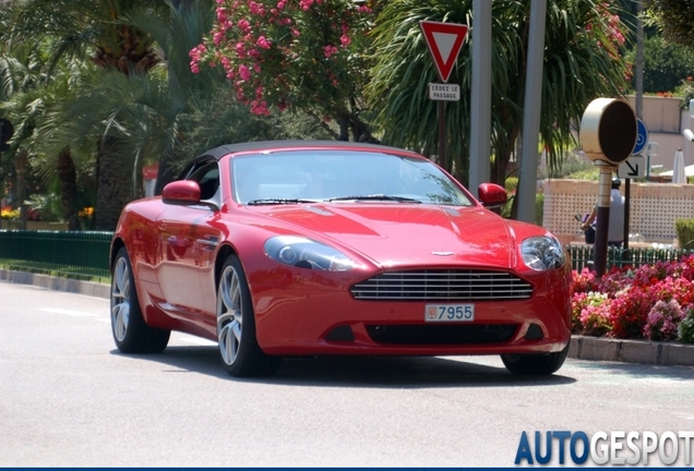 Aston Martin DB9 Volante 2010