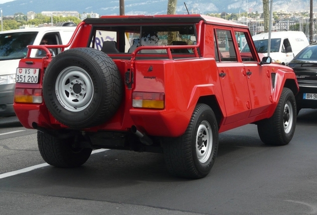 Lamborghini LM002