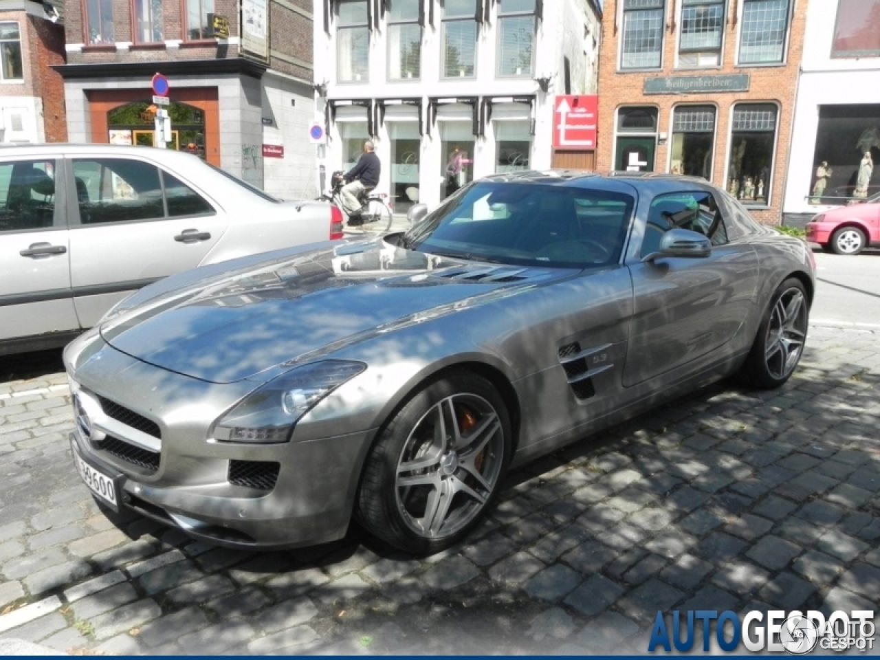 Mercedes-Benz SLS AMG