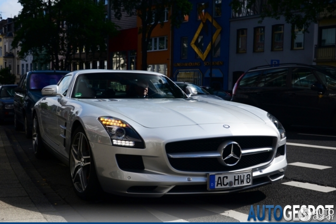 Mercedes-Benz SLS AMG