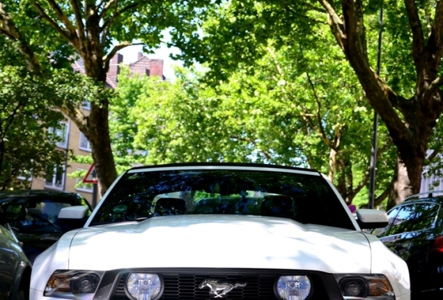 Ford Mustang GT Convertible 2011