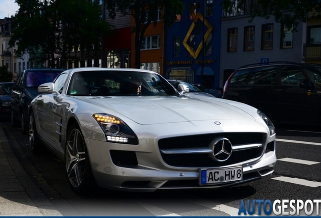 Mercedes-Benz SLS AMG