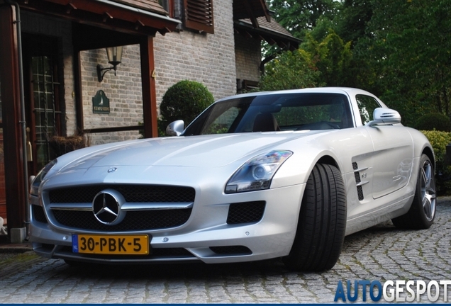 Mercedes-Benz SLS AMG