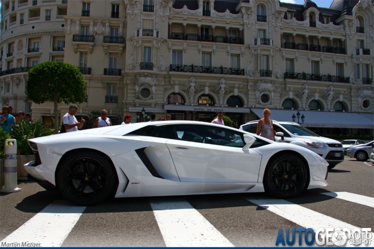 Lamborghini Aventador LP700-4