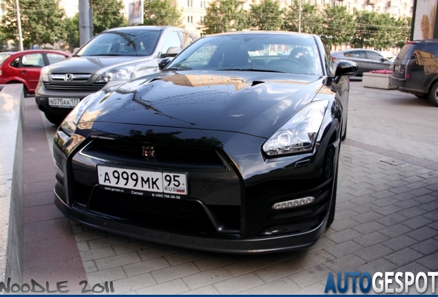 Nissan GT-R 2011