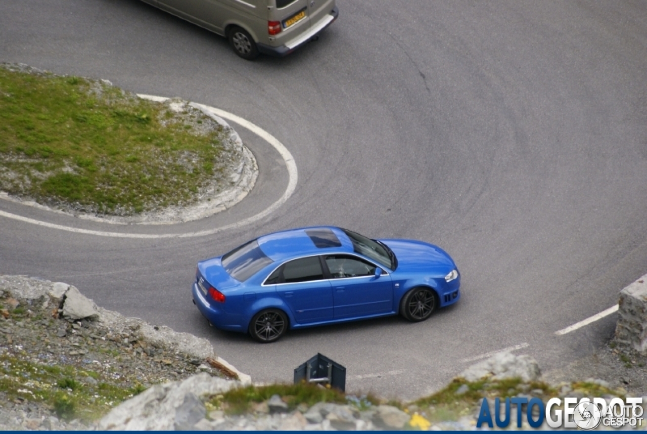 Audi RS4 Sedan