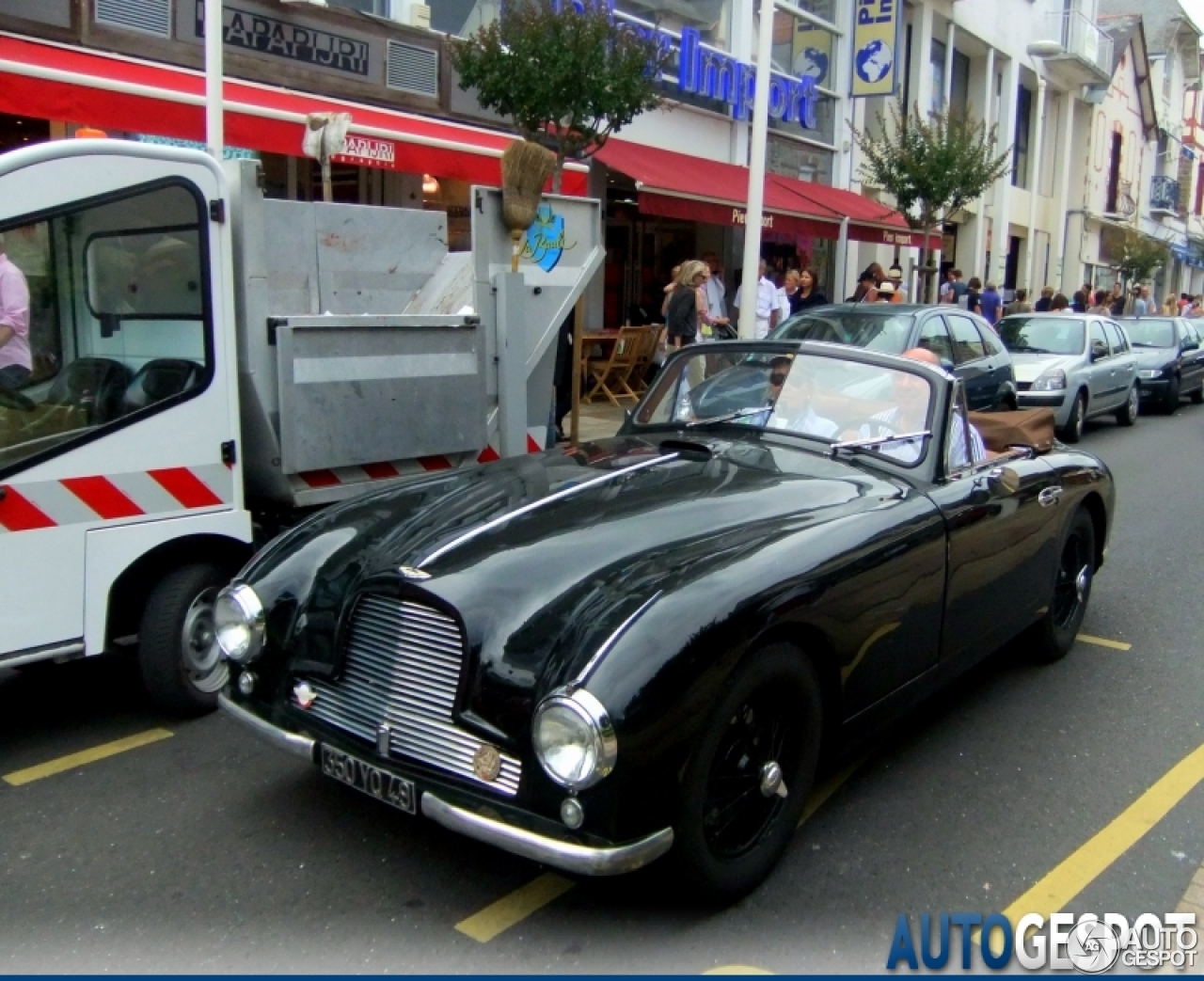 Aston Martin DB2 Drophead Coupé