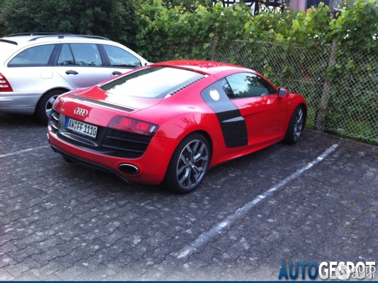 Audi R8 V10