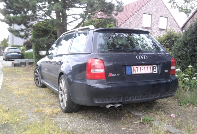 Audi RS4 Avant B5