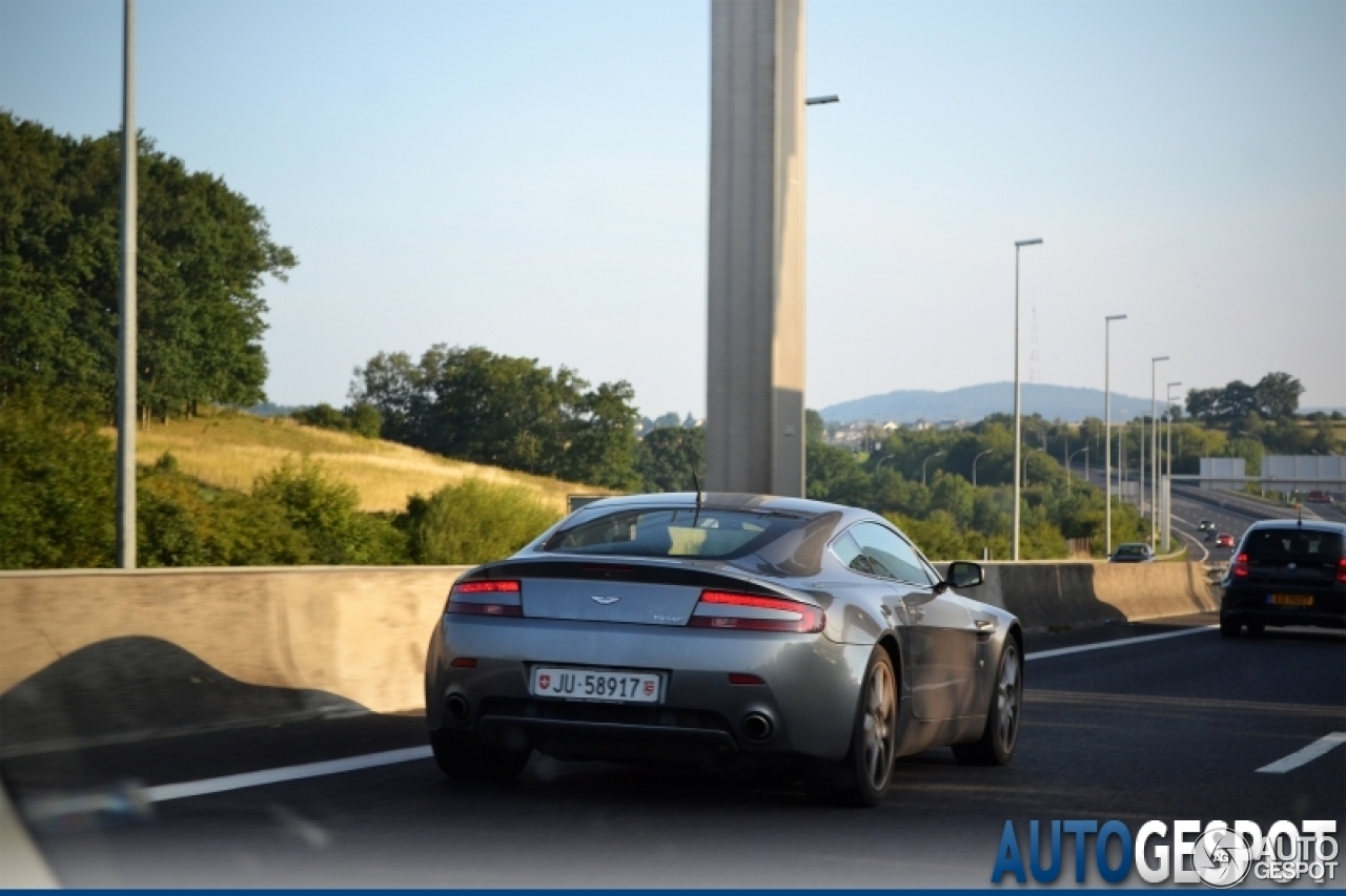 Aston Martin V8 Vantage