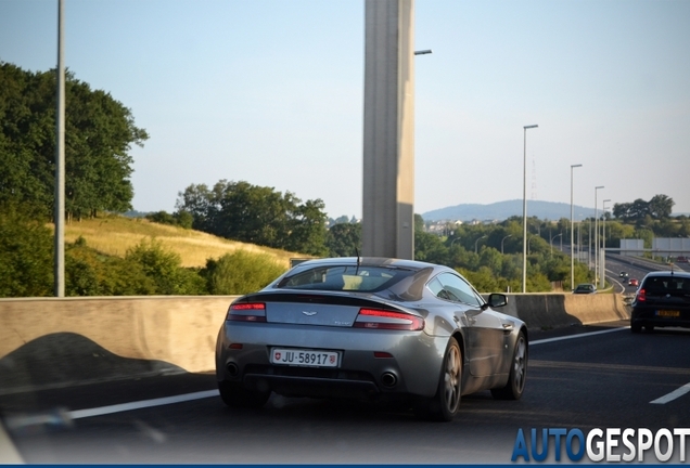 Aston Martin V8 Vantage