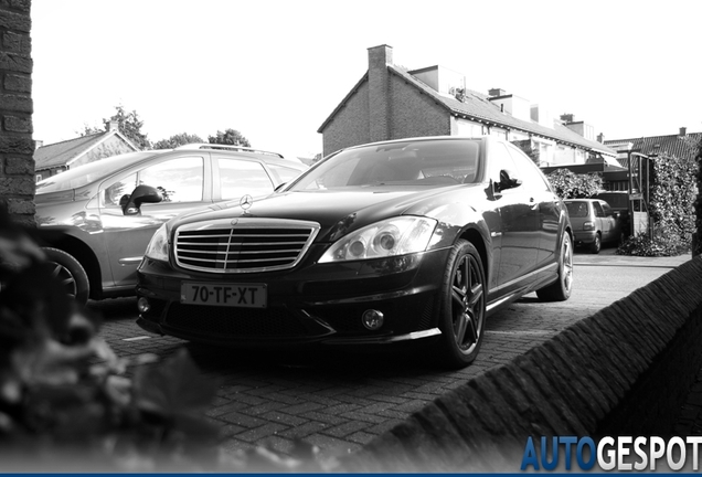 Mercedes-Benz S 65 AMG V221