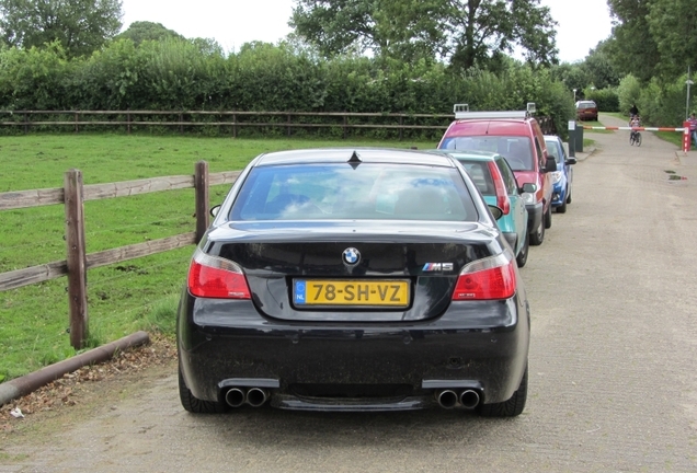 BMW M5 E60 2005