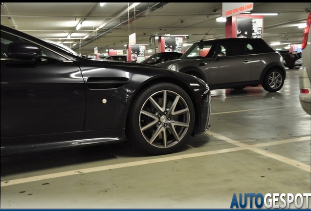 Aston Martin V8 Vantage S