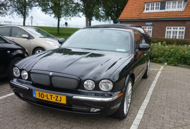 Jaguar XJR