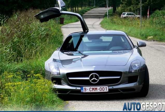 Mercedes-Benz SLS AMG