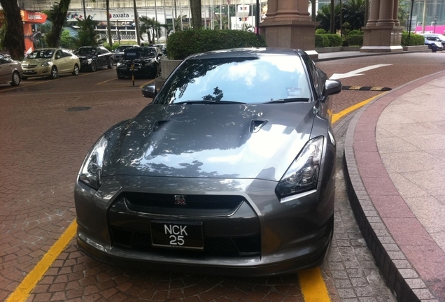 Nissan GT-R