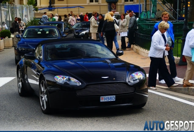 Aston Martin V8 Vantage Roadster