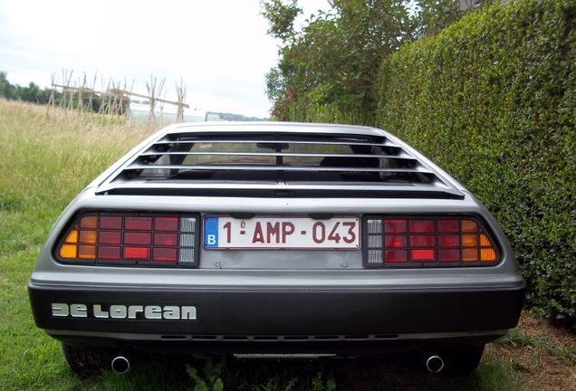 DeLorean DMC-12