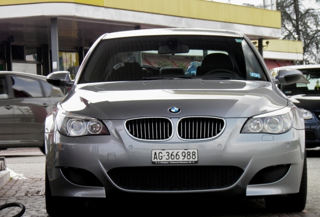 BMW M5 E60 2005