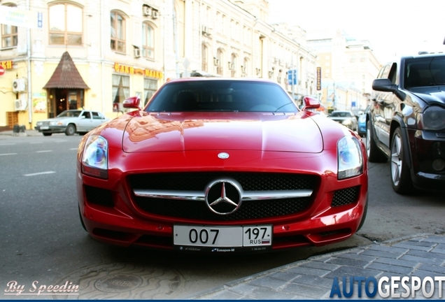 Mercedes-Benz SLS AMG