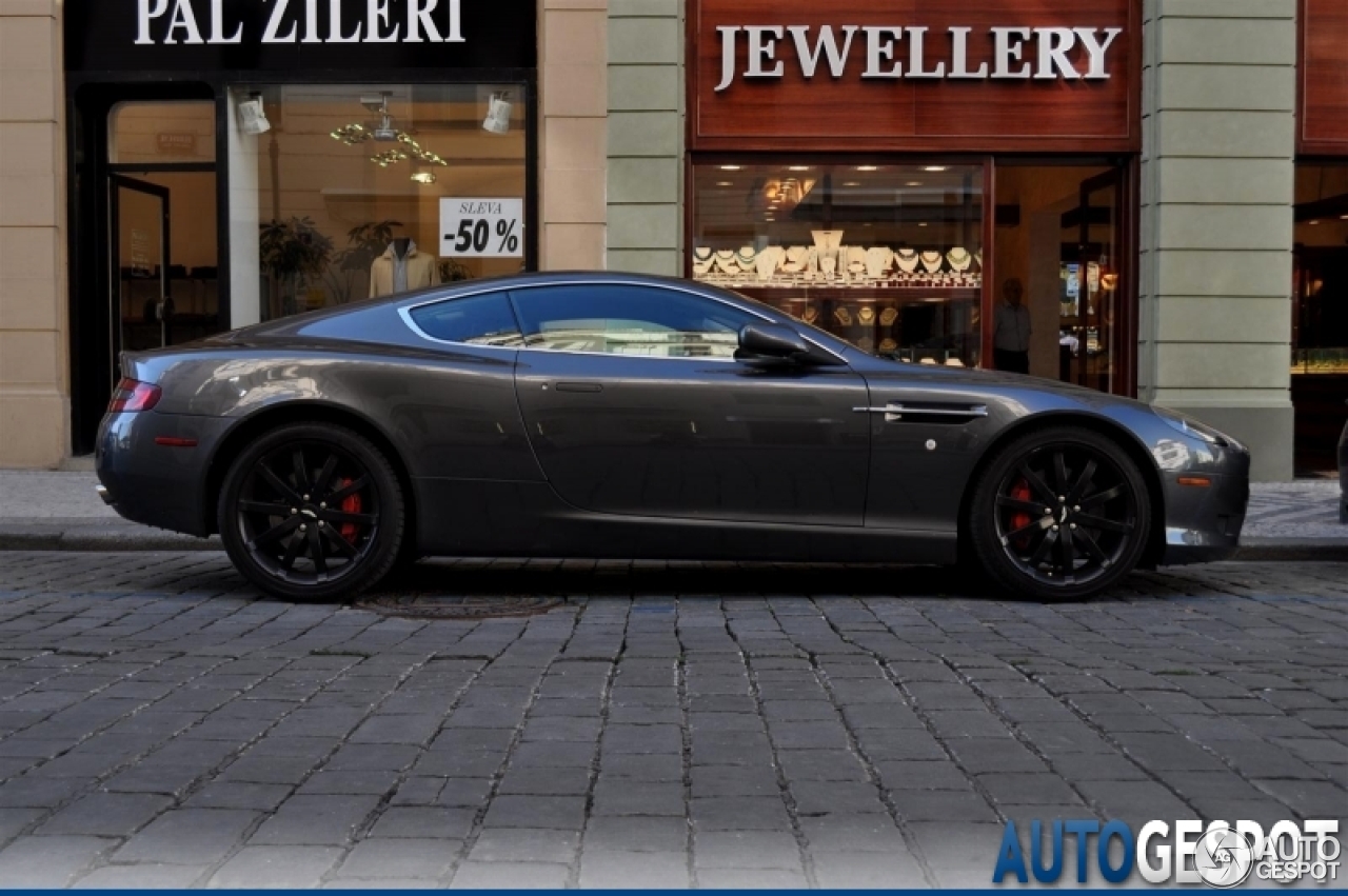 Aston Martin DB9