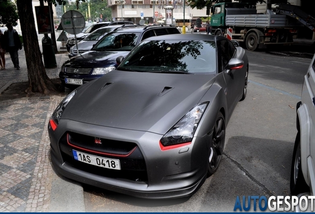 Nissan GT-R