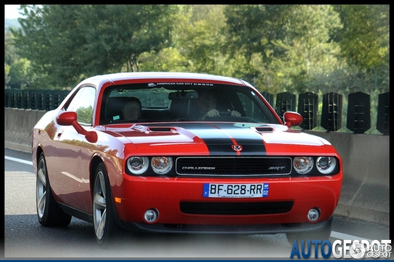 Dodge Challenger SRT-8