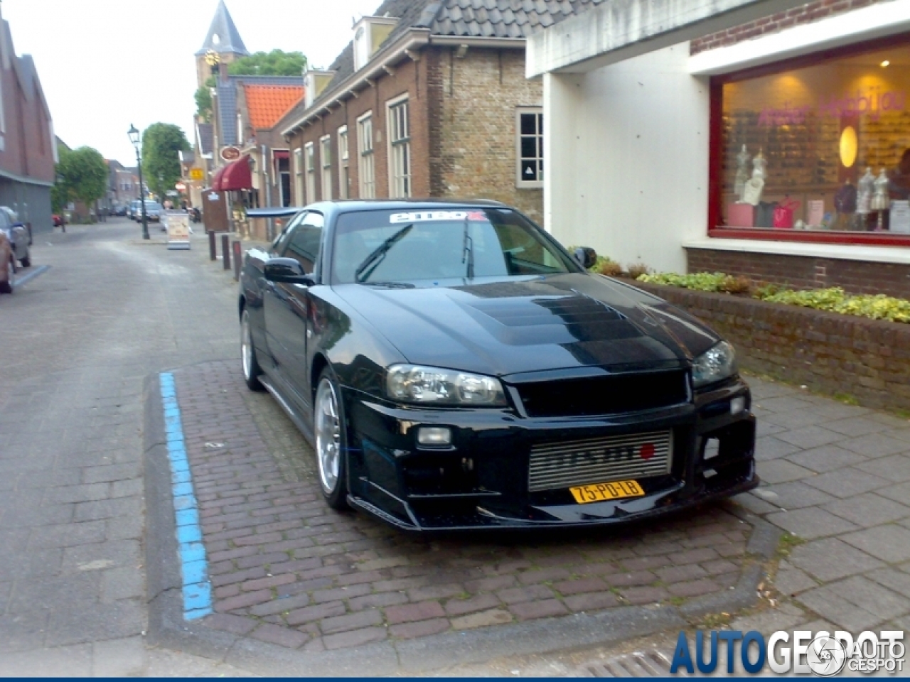 Nissan Skyline R34 GT-R V-Spec II