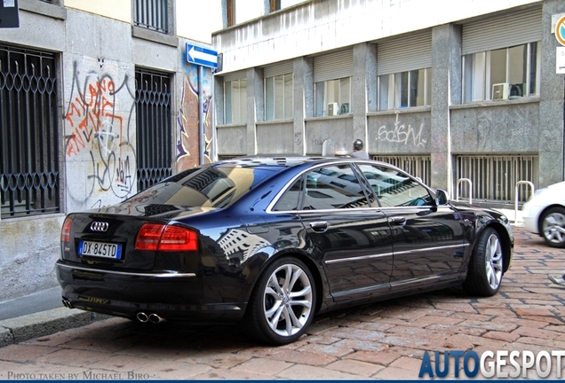 Audi S8 D3