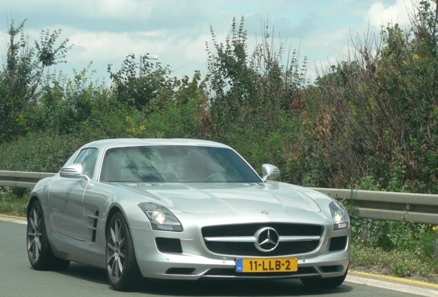 Mercedes-Benz SLS AMG