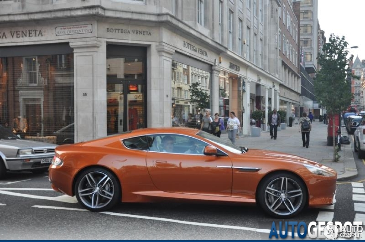 Aston Martin Virage 2011