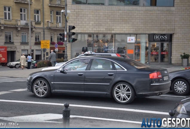 Audi S8 D3