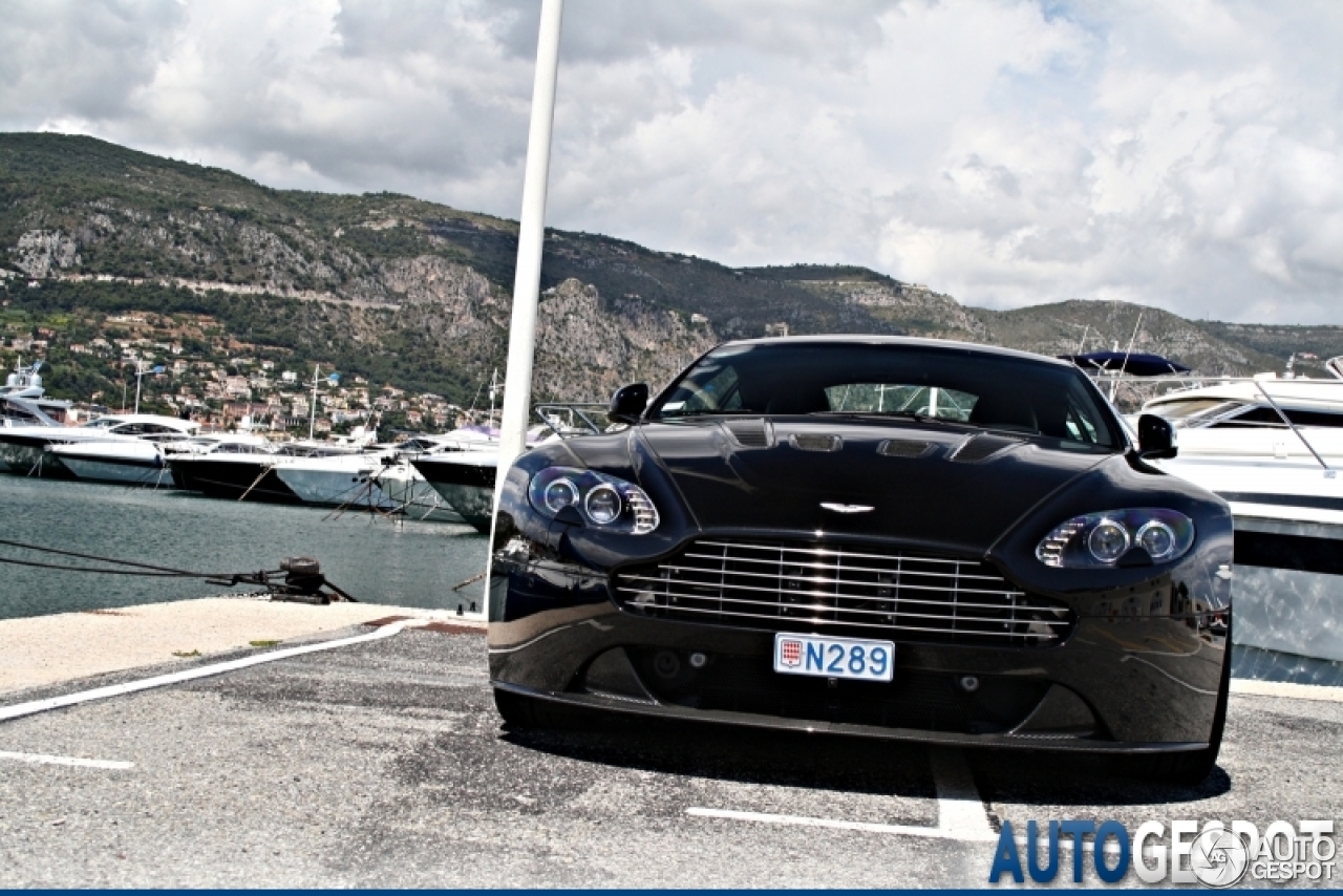 Aston Martin V12 Vantage