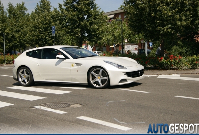 Ferrari FF