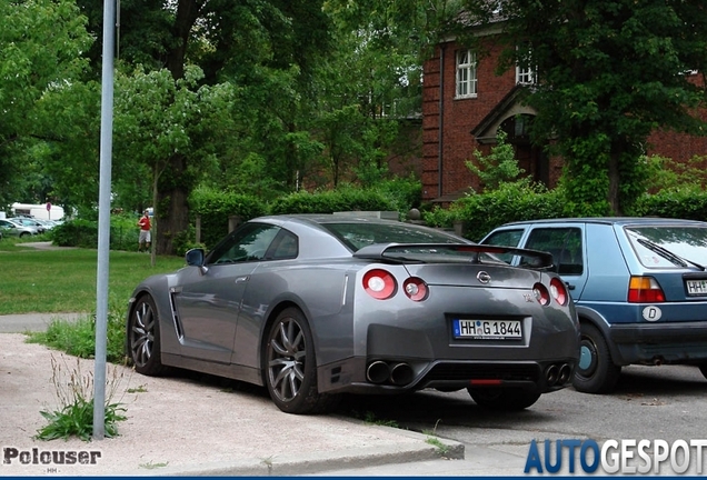 Nissan GT-R 2011