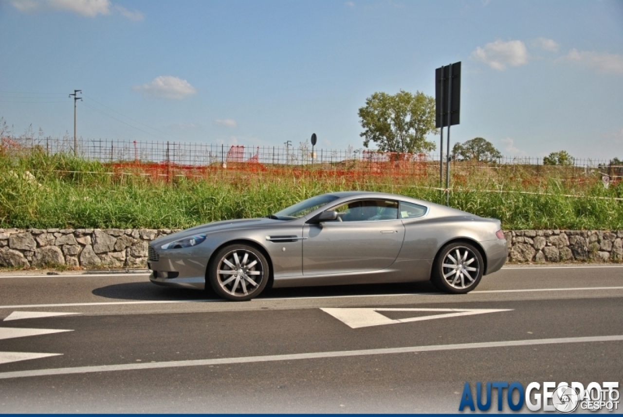 Aston Martin DB9