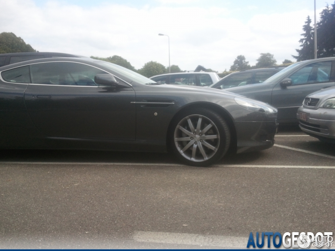 Aston Martin DB9