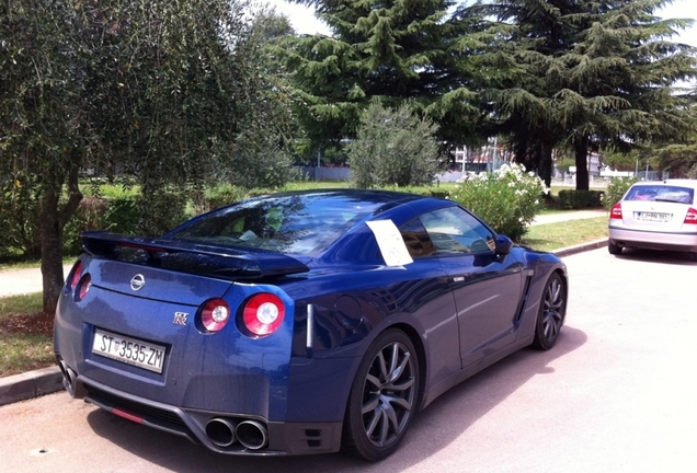 Nissan GT-R 2011