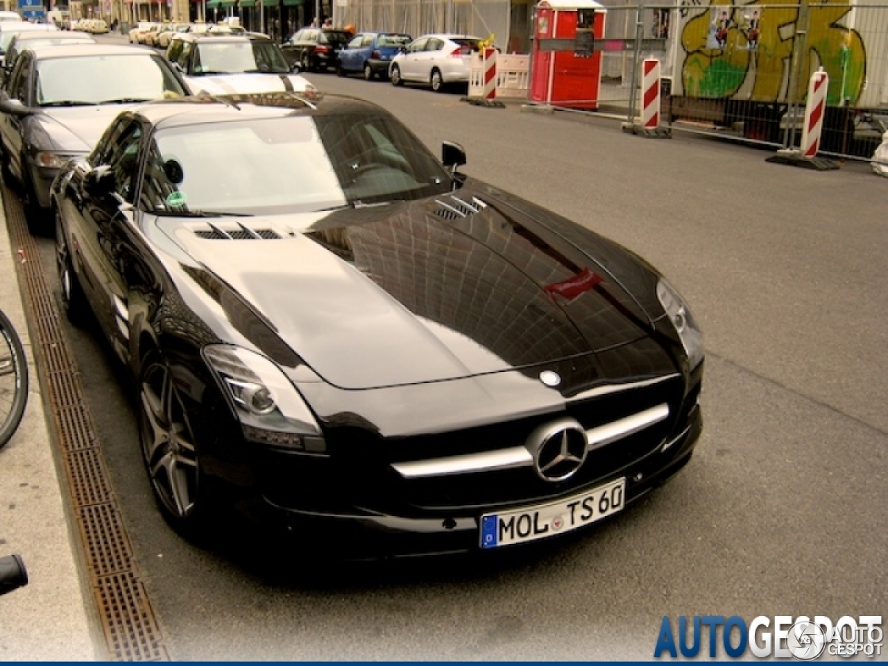 Mercedes-Benz SLS AMG