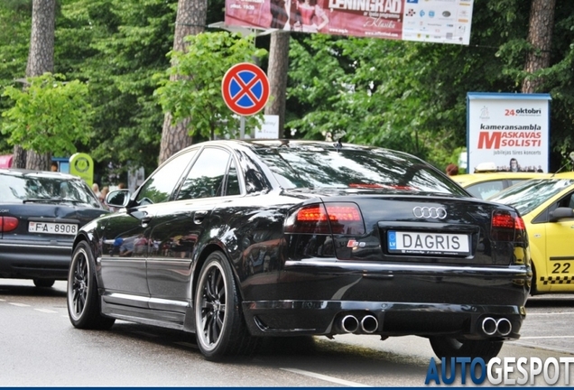 Audi S8 D3