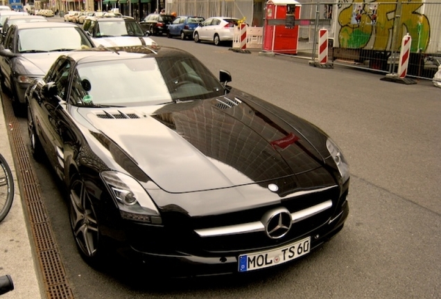 Mercedes-Benz SLS AMG