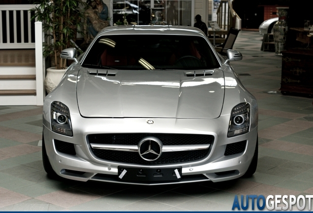 Mercedes-Benz SLS AMG