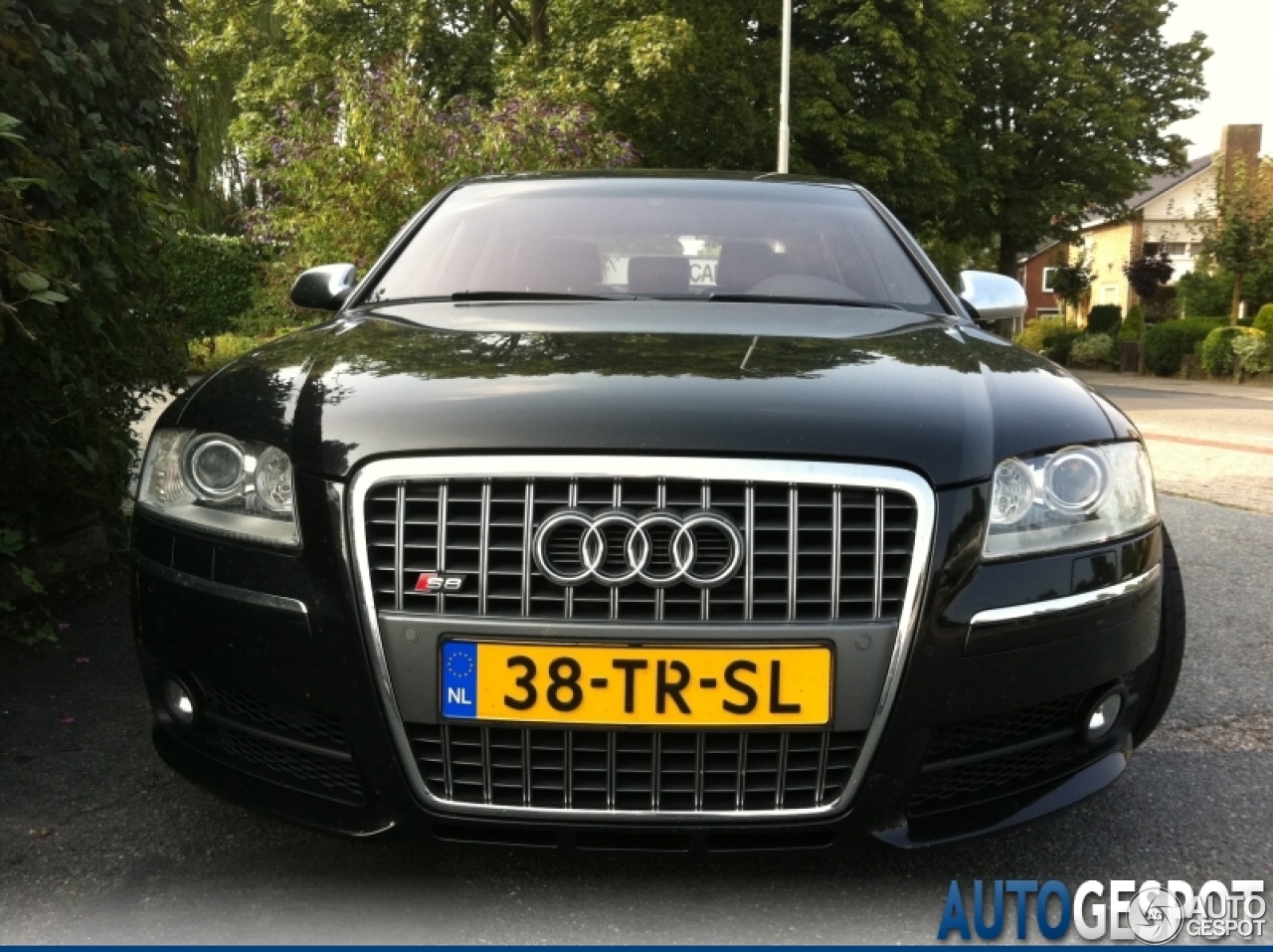 Audi S8 D3