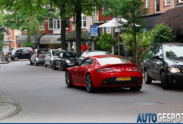 Aston Martin V12 Vantage