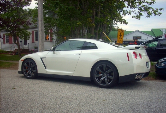 Nissan GT-R