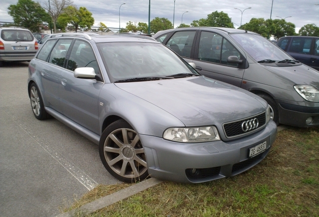 Audi RS4 Avant B5