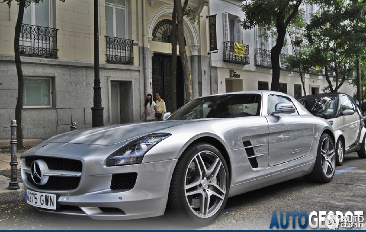 Mercedes-Benz SLS AMG