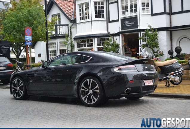 Aston Martin V12 Vantage Carbon Black Edition